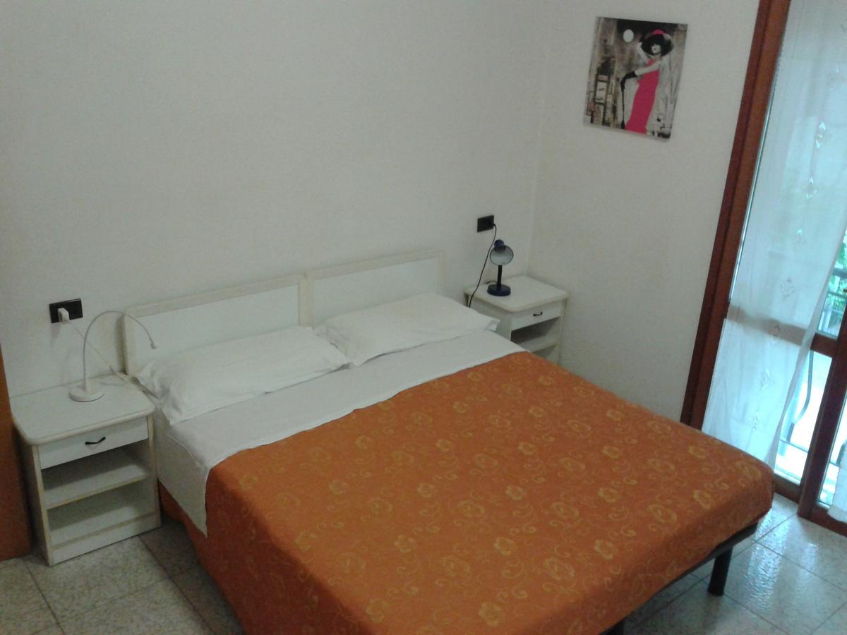 Residence Monaco Appartamenti Rimini Pokoj fotografie